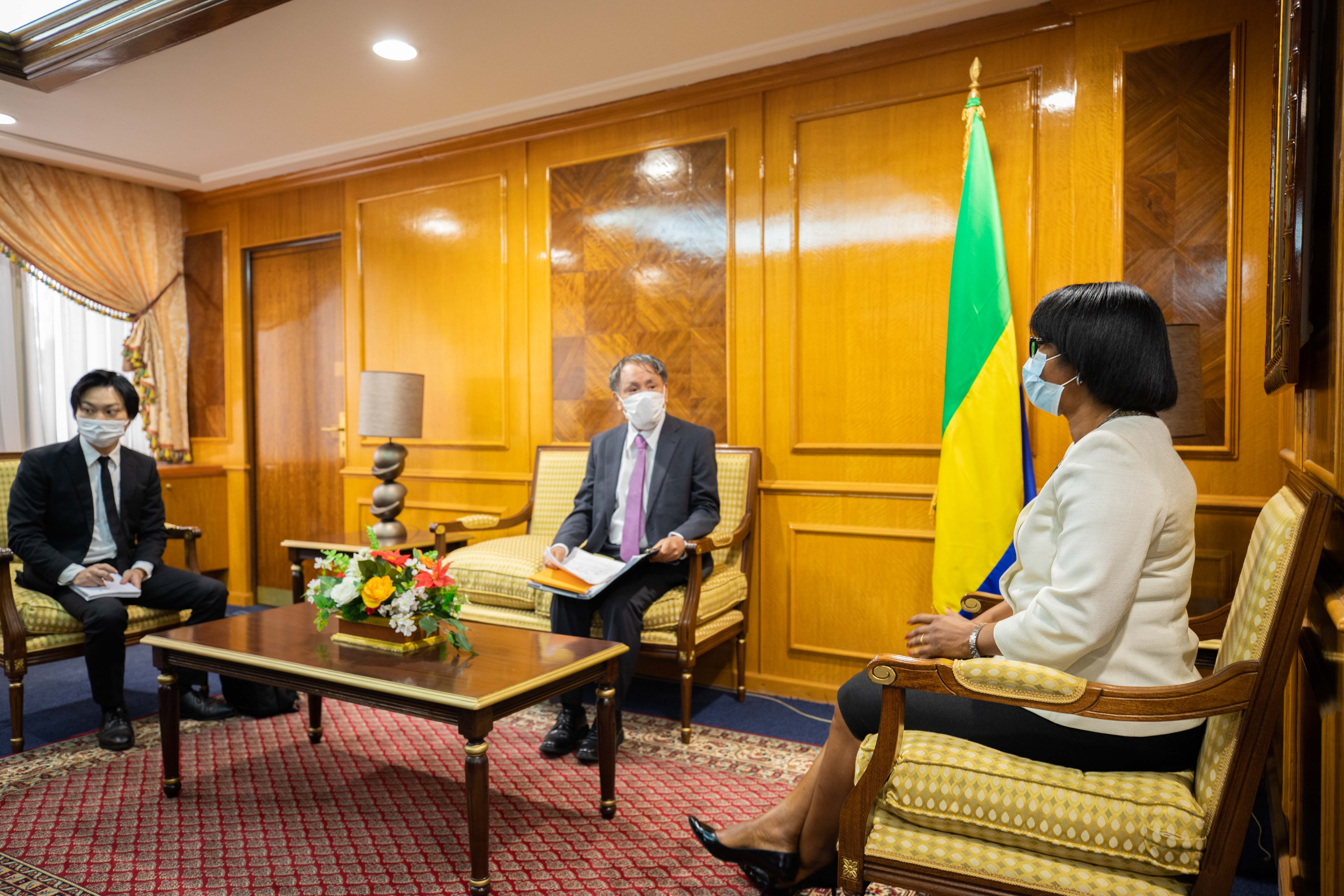L’ Ambassadeur du Japon au Gabon, S.E.M. NOGUCHI Shuji reçu en audience.