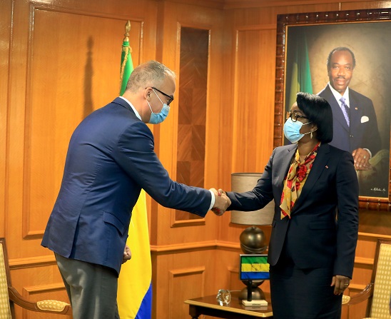 Le nouveau Directeur Général de la compagnie de téléphonie mobile Airtel Gabon présente ses civilités à la Primature.